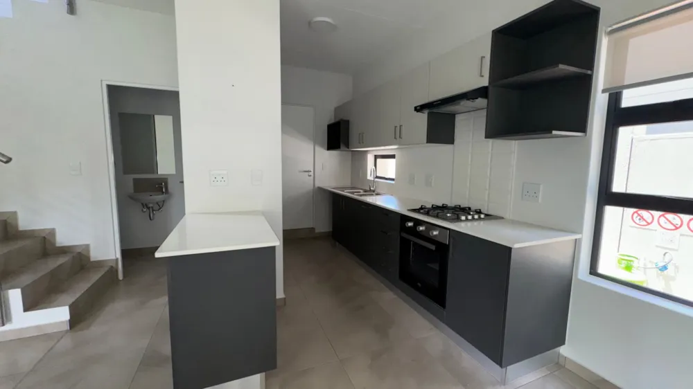 Security complex home for sale in Nelspruit Ext 29 - 1NS1725989 Security complex home for sale in Nelspruit Ext 29 - 1NS1725989