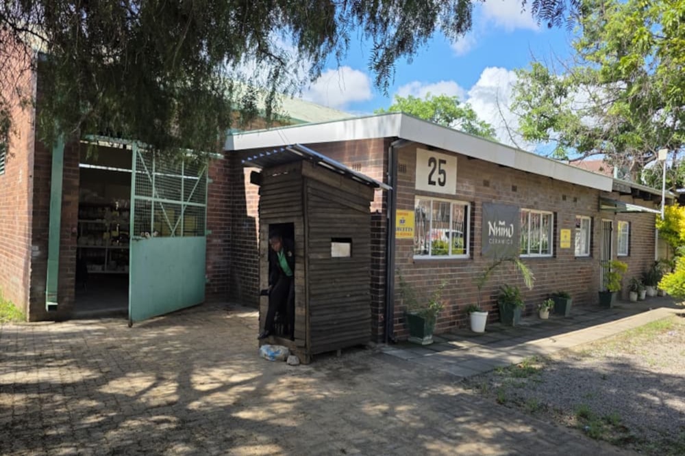 Commercial industrial property for sale in Thorngrove, Zimbabwe - 3ZB1725990