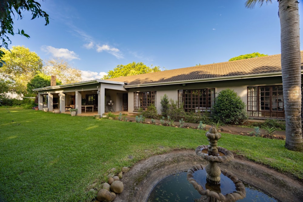 Bed & breakfast for sale in Hillcrest, Upper Highway - 1KF1726473