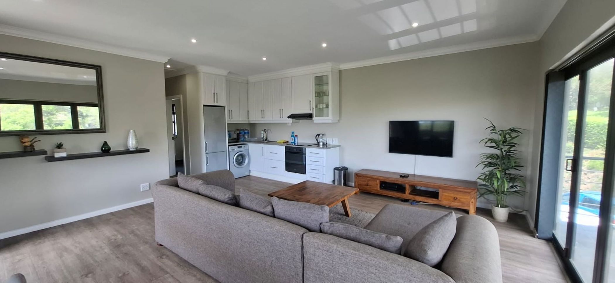 Apartment to rent in Waterfall, Upper Highway - 1KF1726039