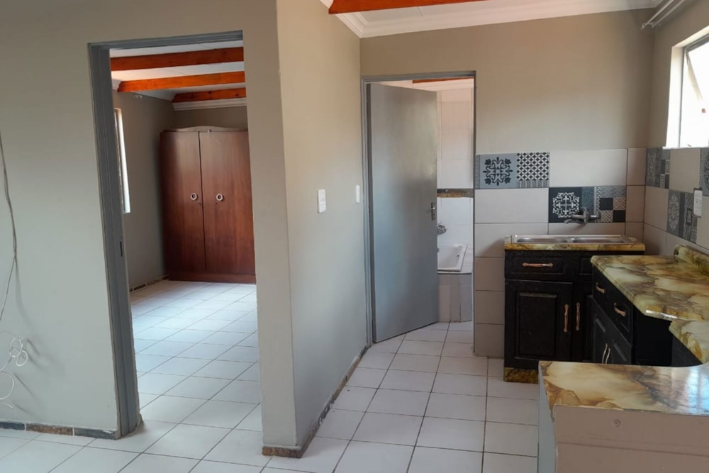 Garden apartment to rent in Brenthurst - 1BJ1726052