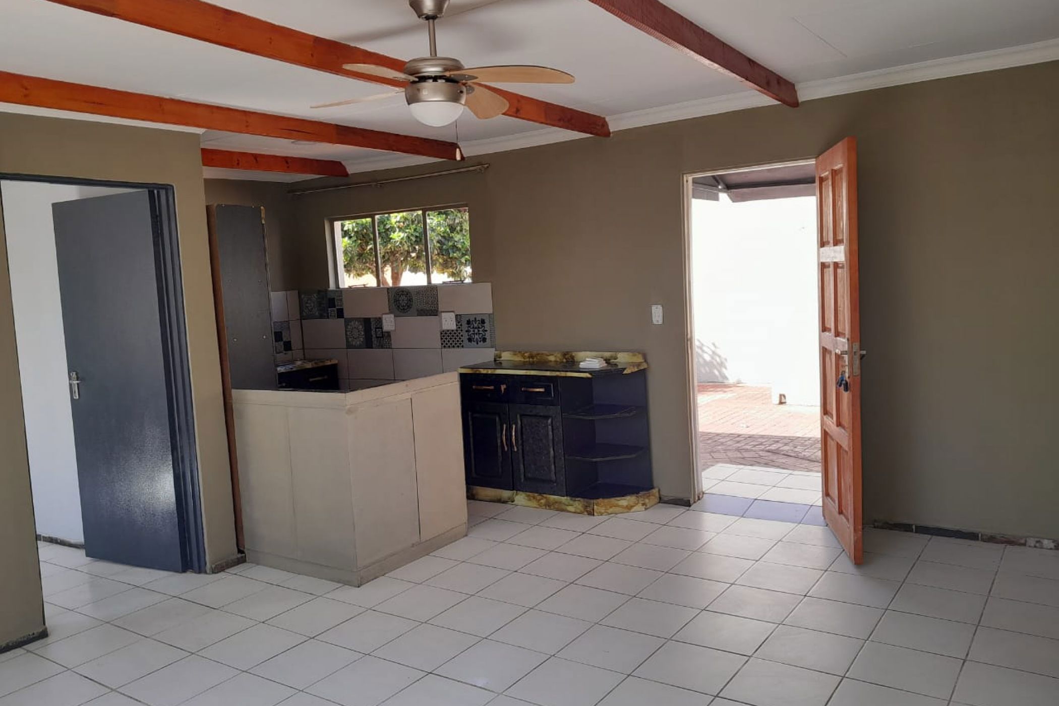 Garden apartment to rent in Brenthurst - 1BJ1726052