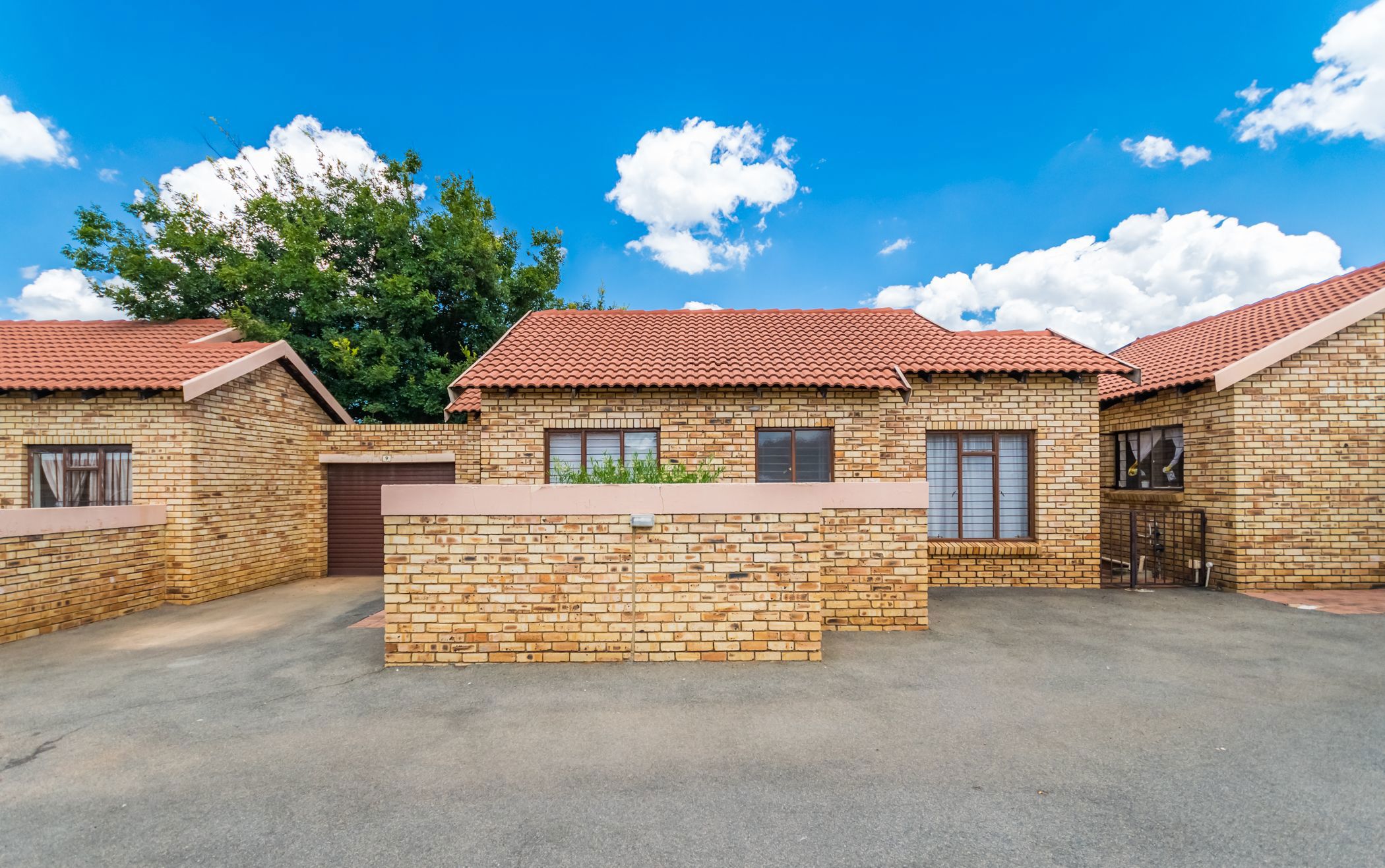 Townhouse for sale in Greenhills - 1KR1726153