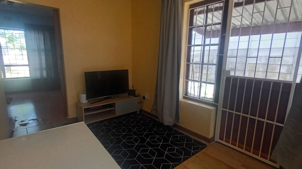 Garden apartment to rent in Oakdene, Kuils River - 1KV1726194