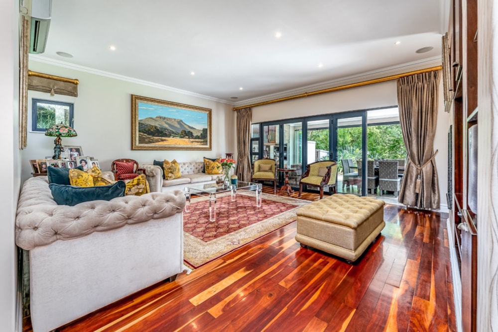 Golf estate house for sale in Cotswold Downs Estate - 1KF1726206