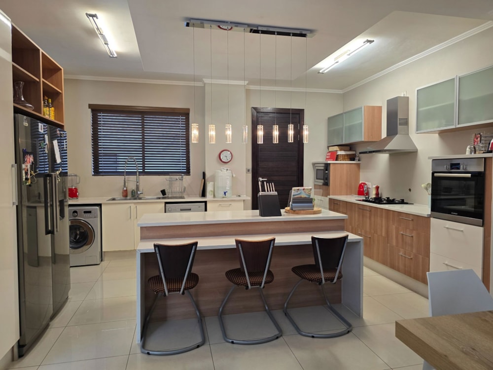 Commercial office to rent in Village, Botswana - 3BO1726894