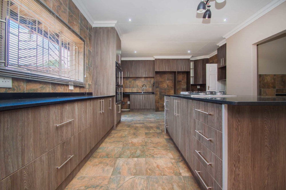 House for sale in Greenhills - 1KR1726412 House for sale in Greenhills - 1KR1726412