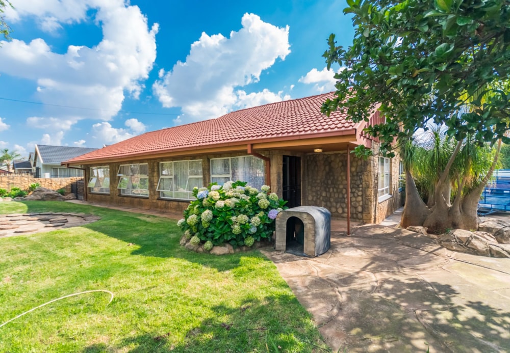 House for sale in Greenhills - 1KR1737366