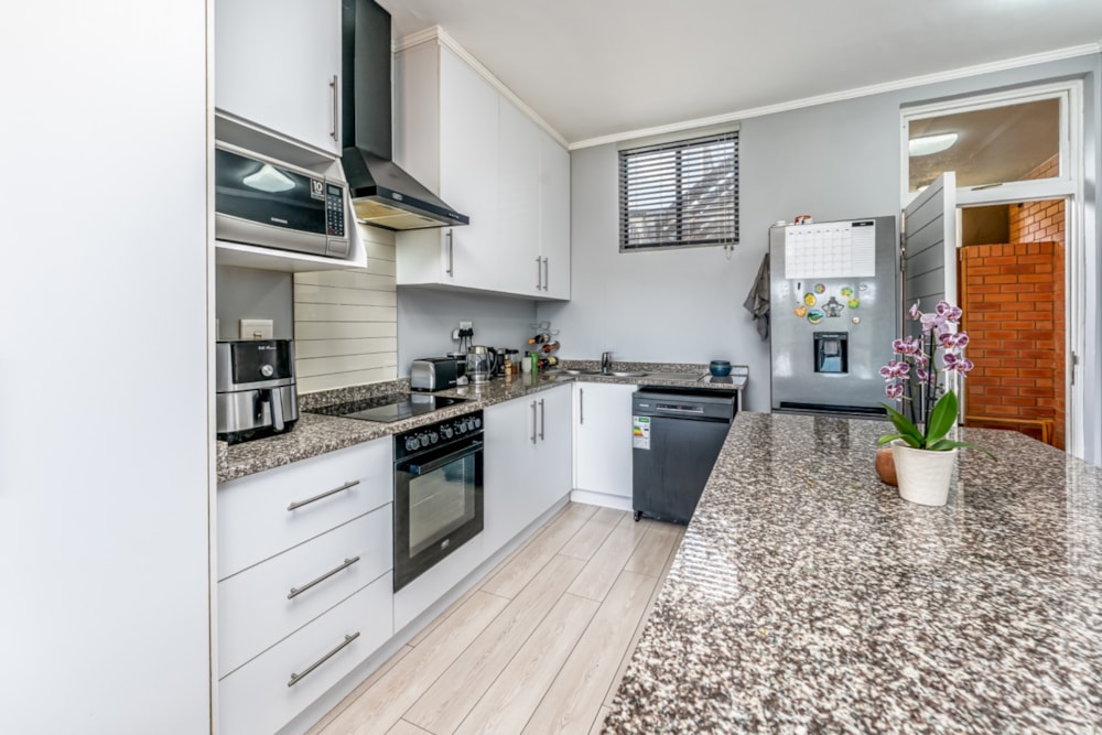 Apartment for sale in Cotswold Fenns - 1KF1727269