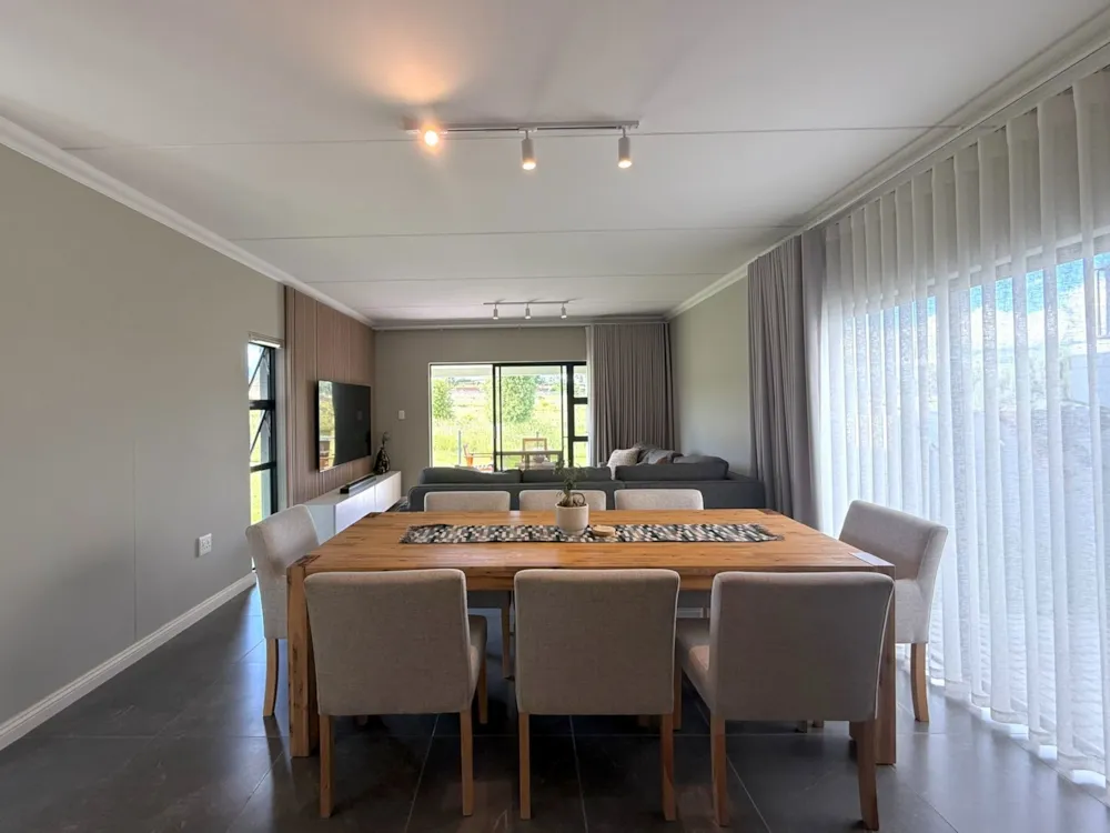Double-storey house for sale in Peach Tree - 1CU1726520 Double-storey house for sale in Peach Tree - 1CU1726520