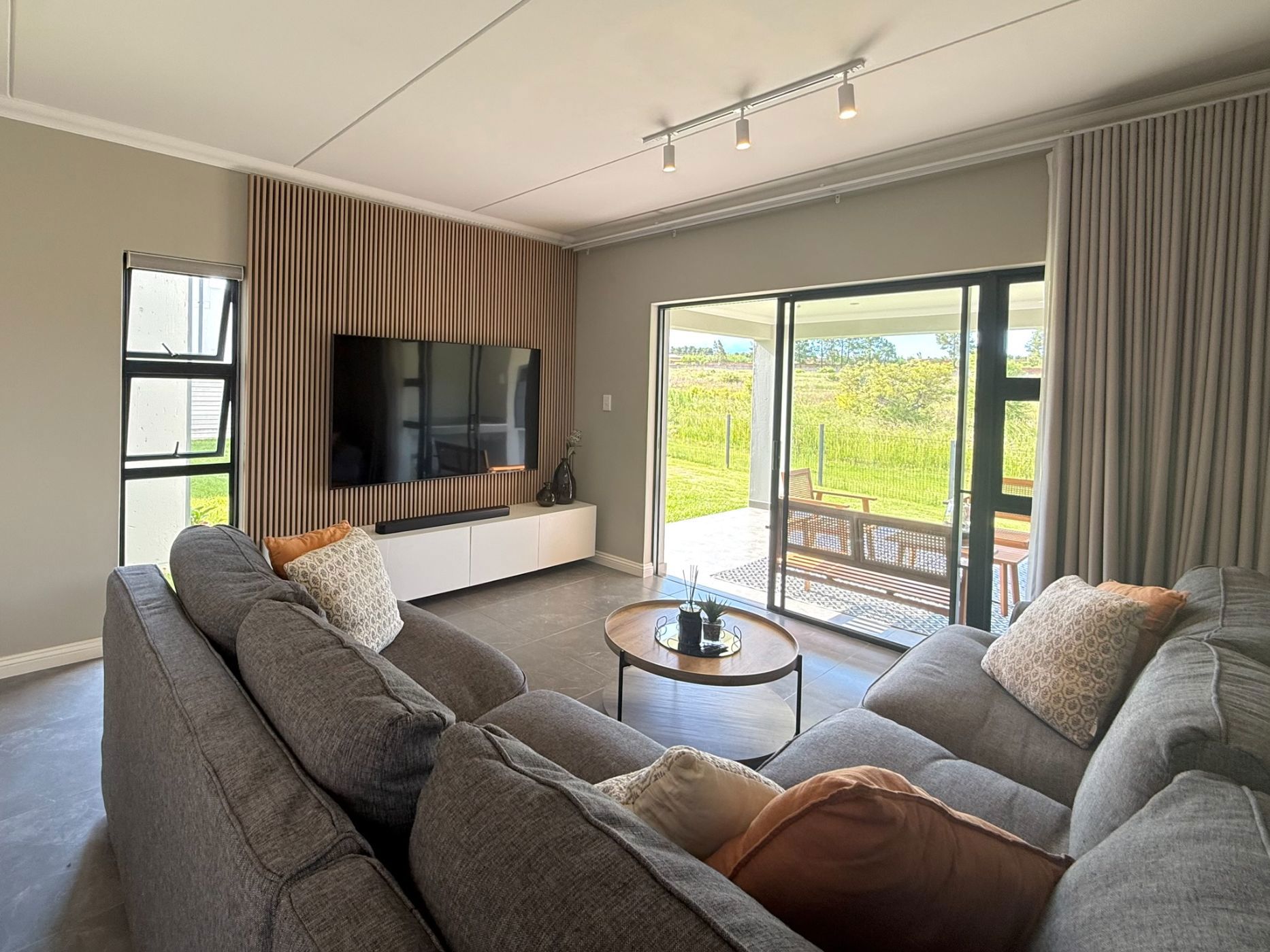 Double-storey house for sale in Peach Tree - 1CU1726520