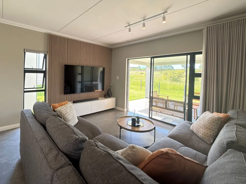 Double-storey house for sale in Peach Tree - 1CU1726520 Double-storey house for sale in Peach Tree - 1CU1726520