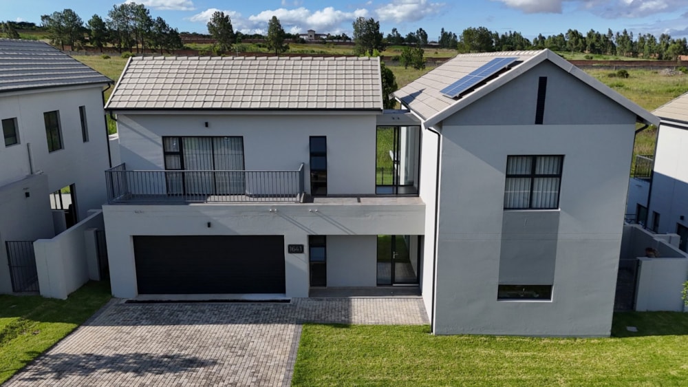 Double-storey house for sale in Peach Tree - 1CU1726520 Double-storey house for sale in Peach Tree - 1CU1726520