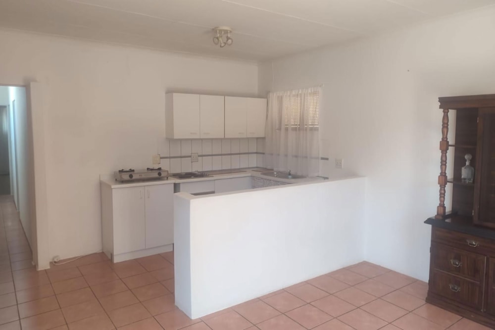 Garden apartment to rent in Van Riebeeck Hoogte - 1UK1726411