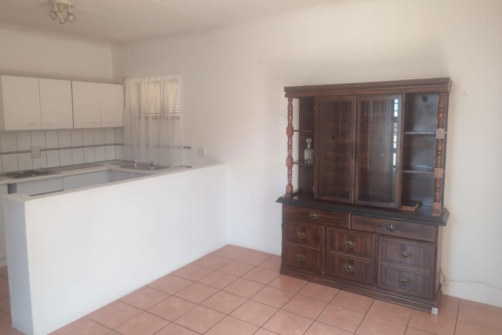 Garden apartment to rent in Van Riebeeck Hoogte - 1UK1726411