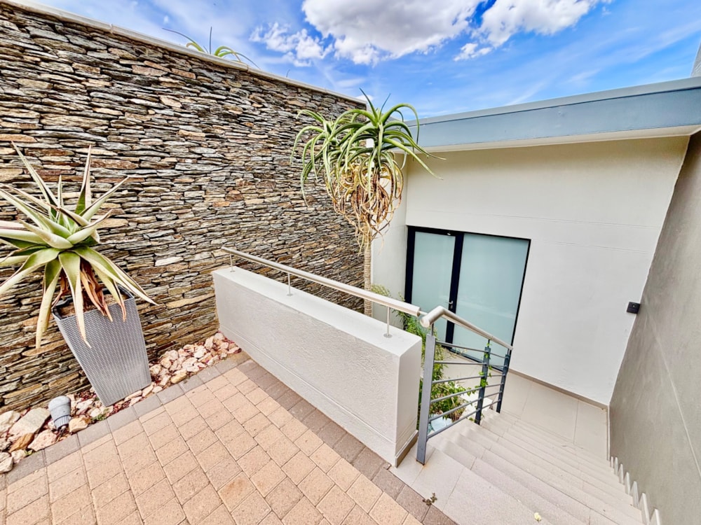 Townhouse to rent in Eros, Namibia - 3NM1726503