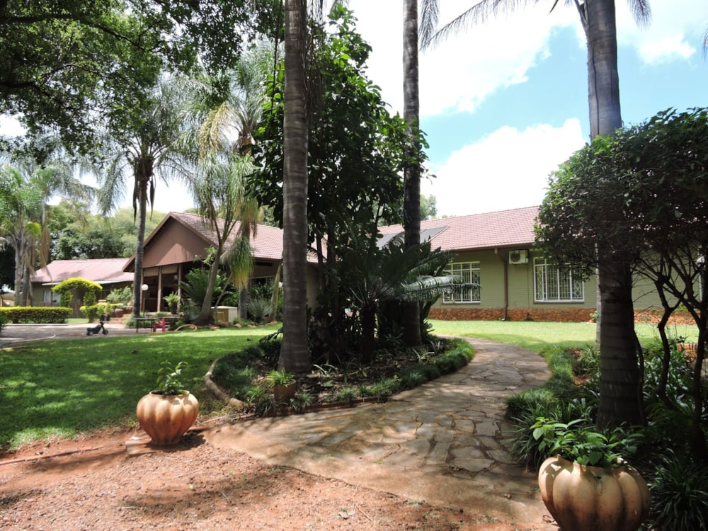 Smallholding for sale in Rustenburg Rural - 1RU1726729