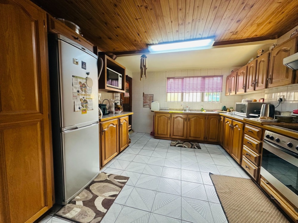 House for sale in Brackenham - 1RY1726619