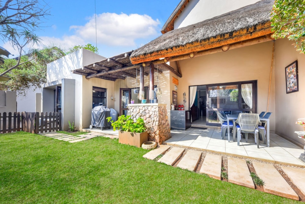 Townhouse to rent in Douglasdale - FYL1726631