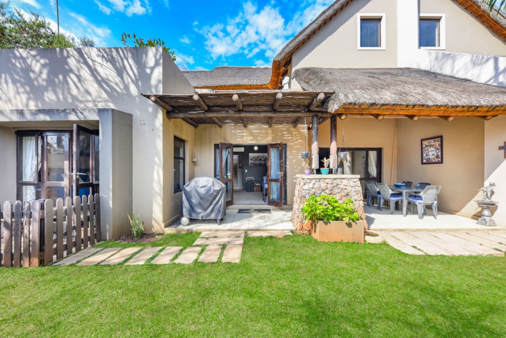 Townhouse to rent in Douglasdale - FYL1726631