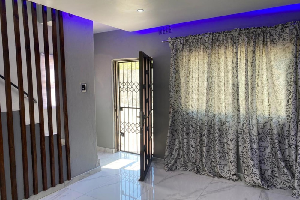 Double-storey house to rent in Chatsworth, KwaZulu-Natal - 1WP1726646