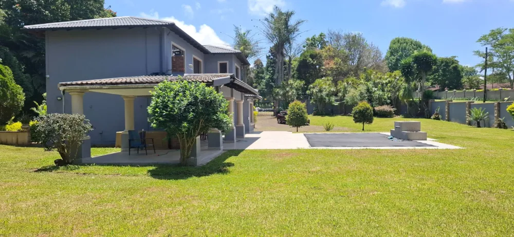 House let in Hillcrest Park - 1KF1726678