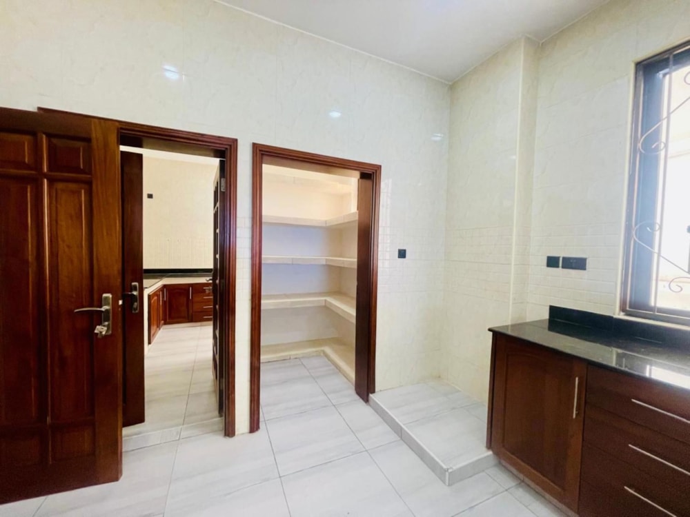 Apartment for sale in Kizingo, Kenya - 3KE1726667