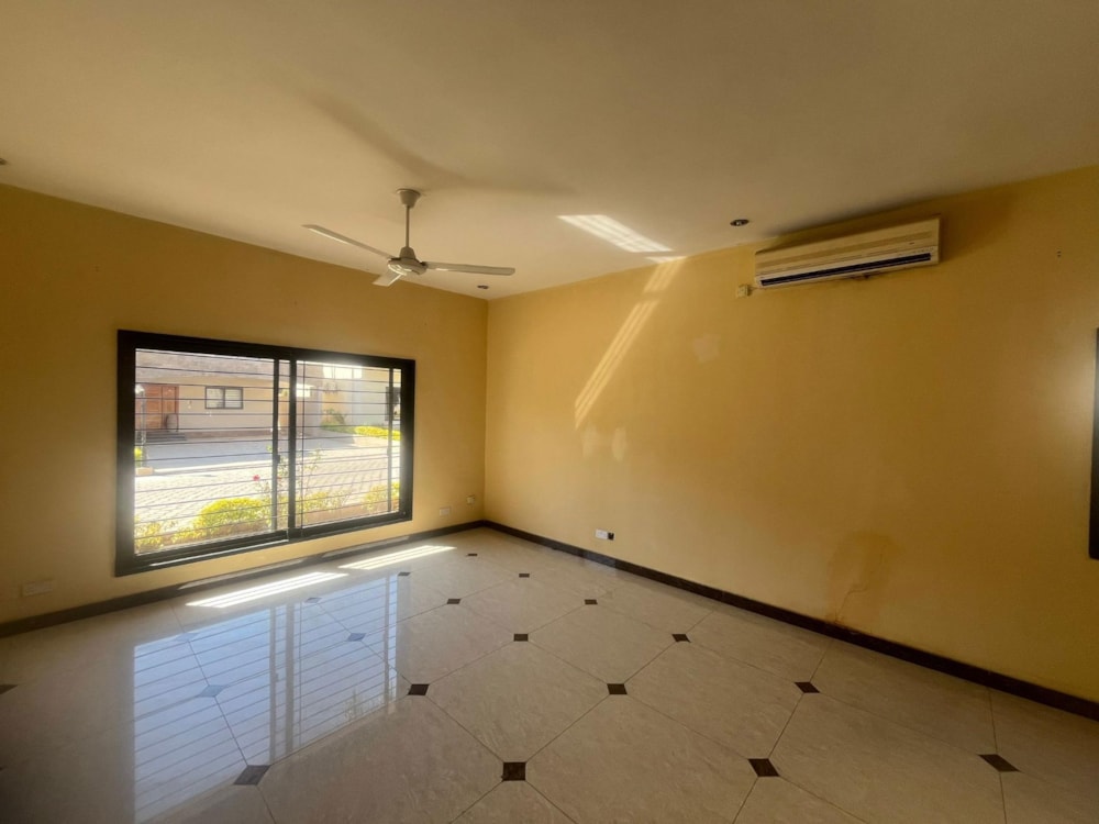 Townhouse to rent in Roma, Zambia - 3ZA1726777