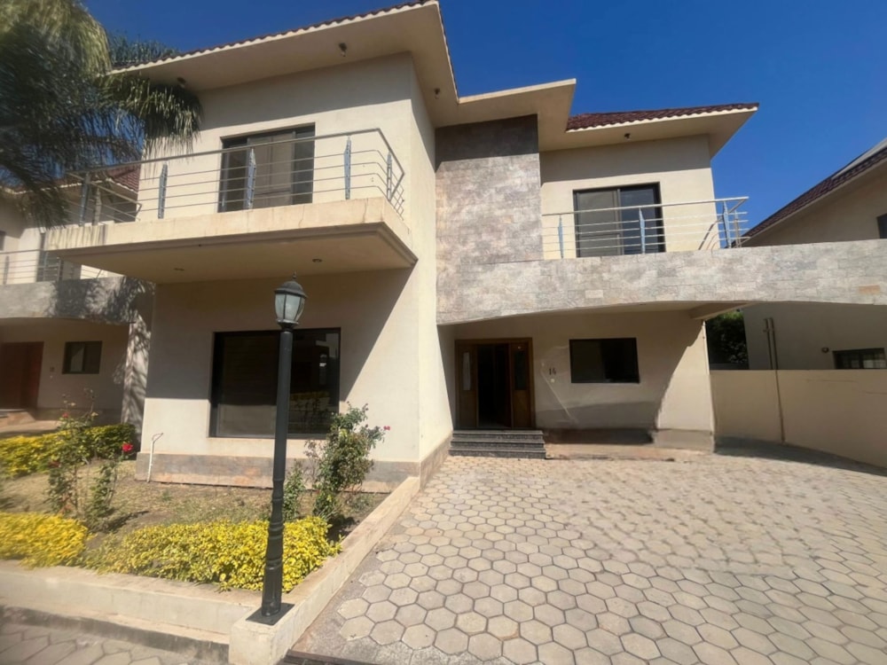 Townhouse to rent in Roma, Zambia - 3ZA1726777