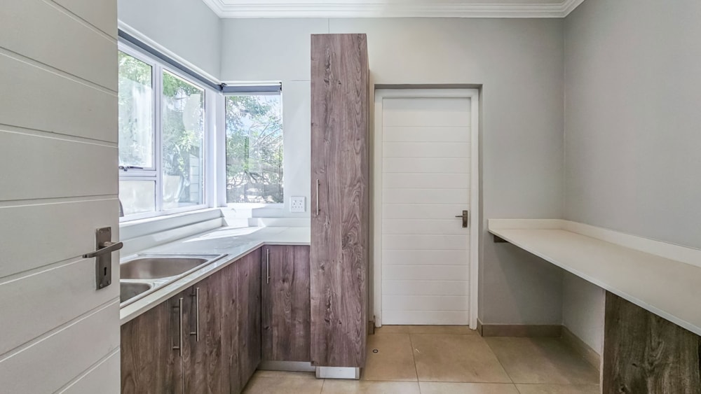 Double-storey house to rent in Wellington North - TKL1726808