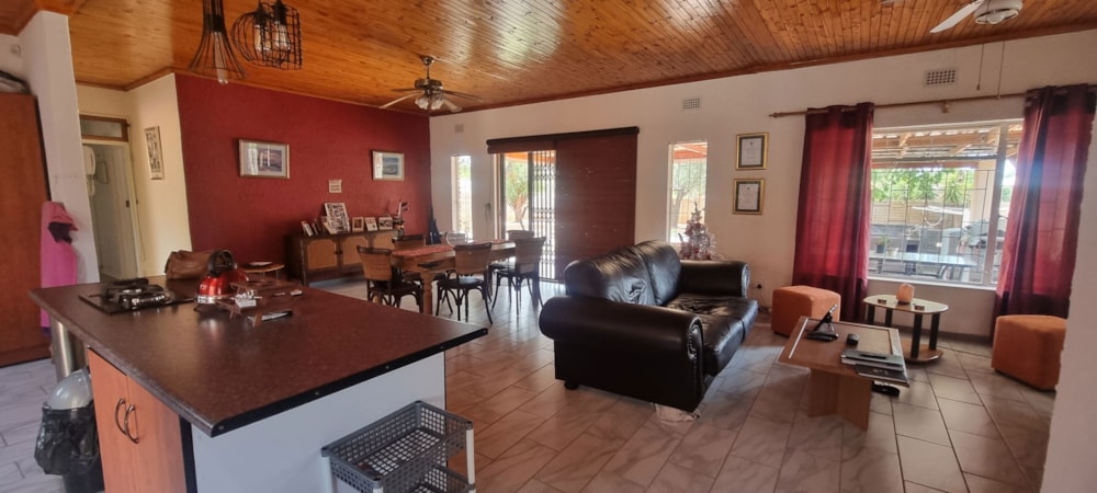 House for sale in Verwoerdpark, Kimberley - 1KJ1726811