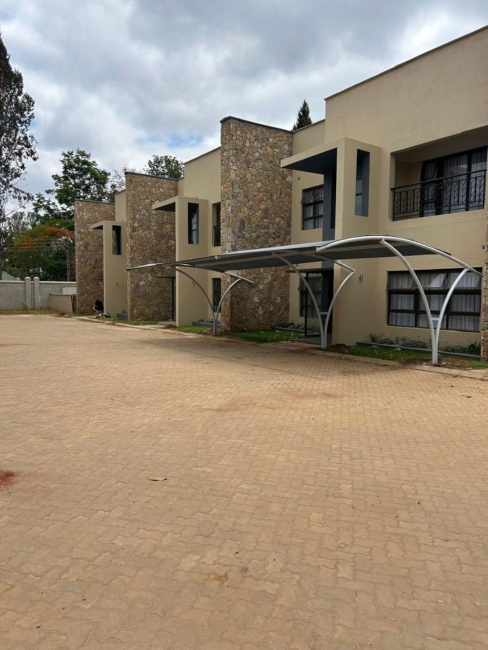 Townhouse to rent in Mount Pleasant, Zimbabwe - 3ZB1726829