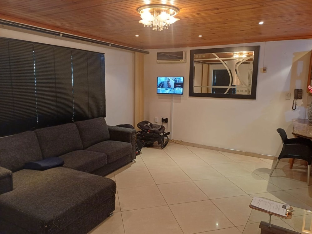 House for sale in Phoenix, KwaZulu-Natal - 1DA1726915