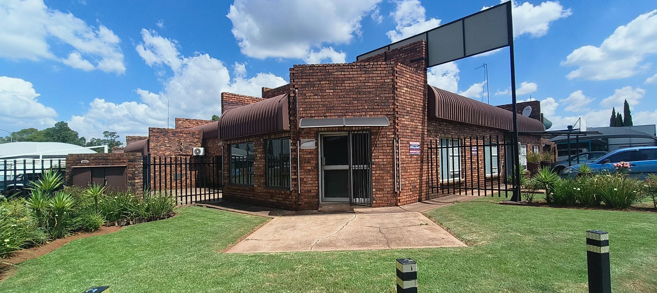 Commercial Building to rent in Duncanville - 1VT1726908