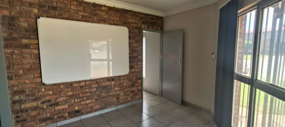 Commercial Building to rent in Duncanville - 1VT1726908