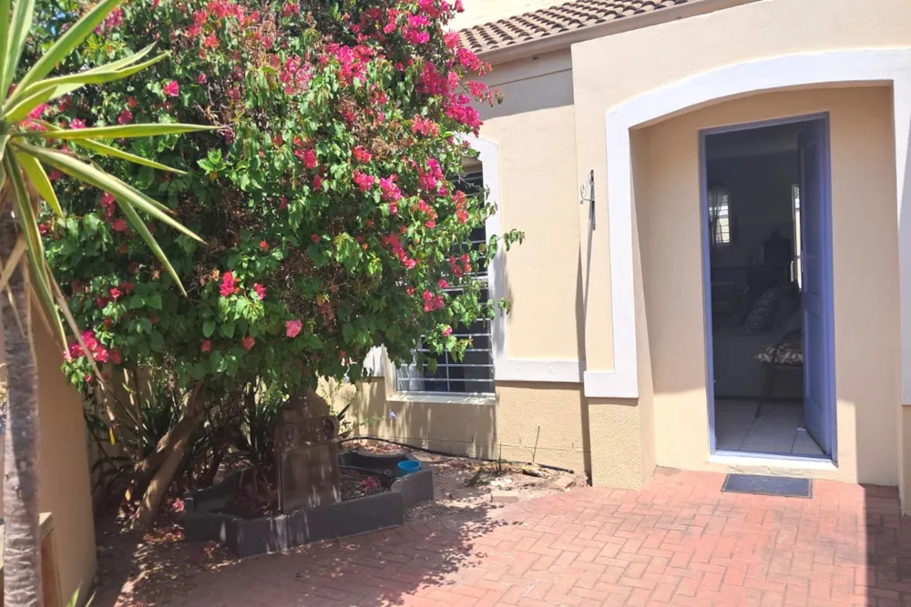 Double-storey apartment let in Royal Ascot - 1TV1726968