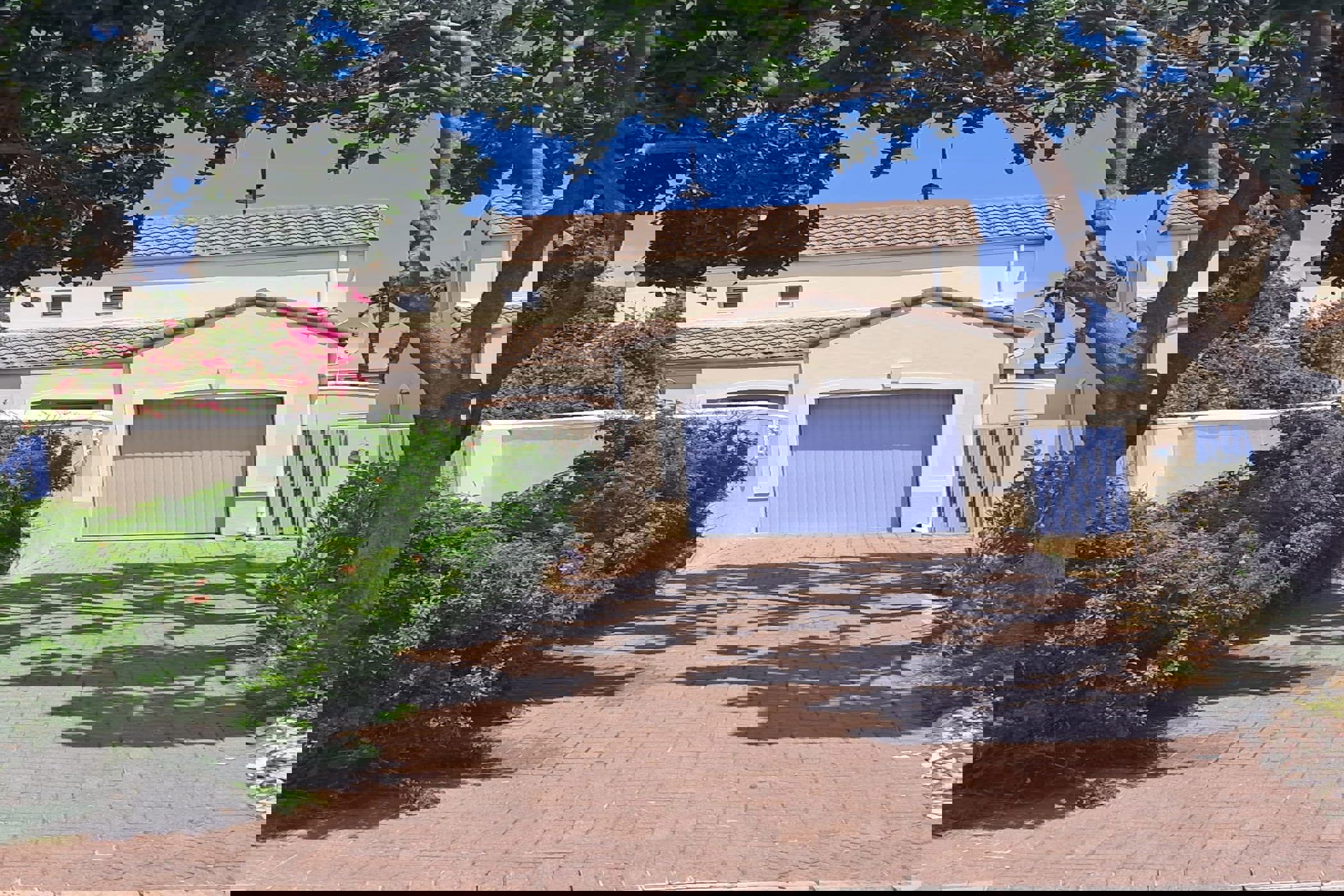 Double-storey apartment to rent in Royal Ascot - 1TV1726968