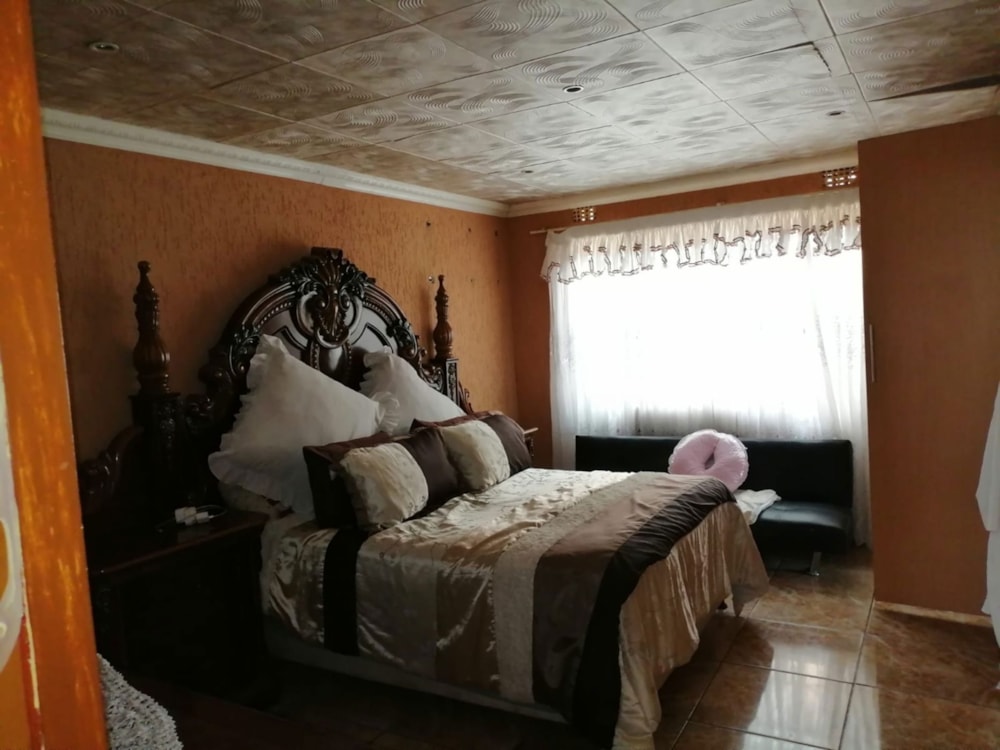 House for sale in Duduza - 1SP1726941