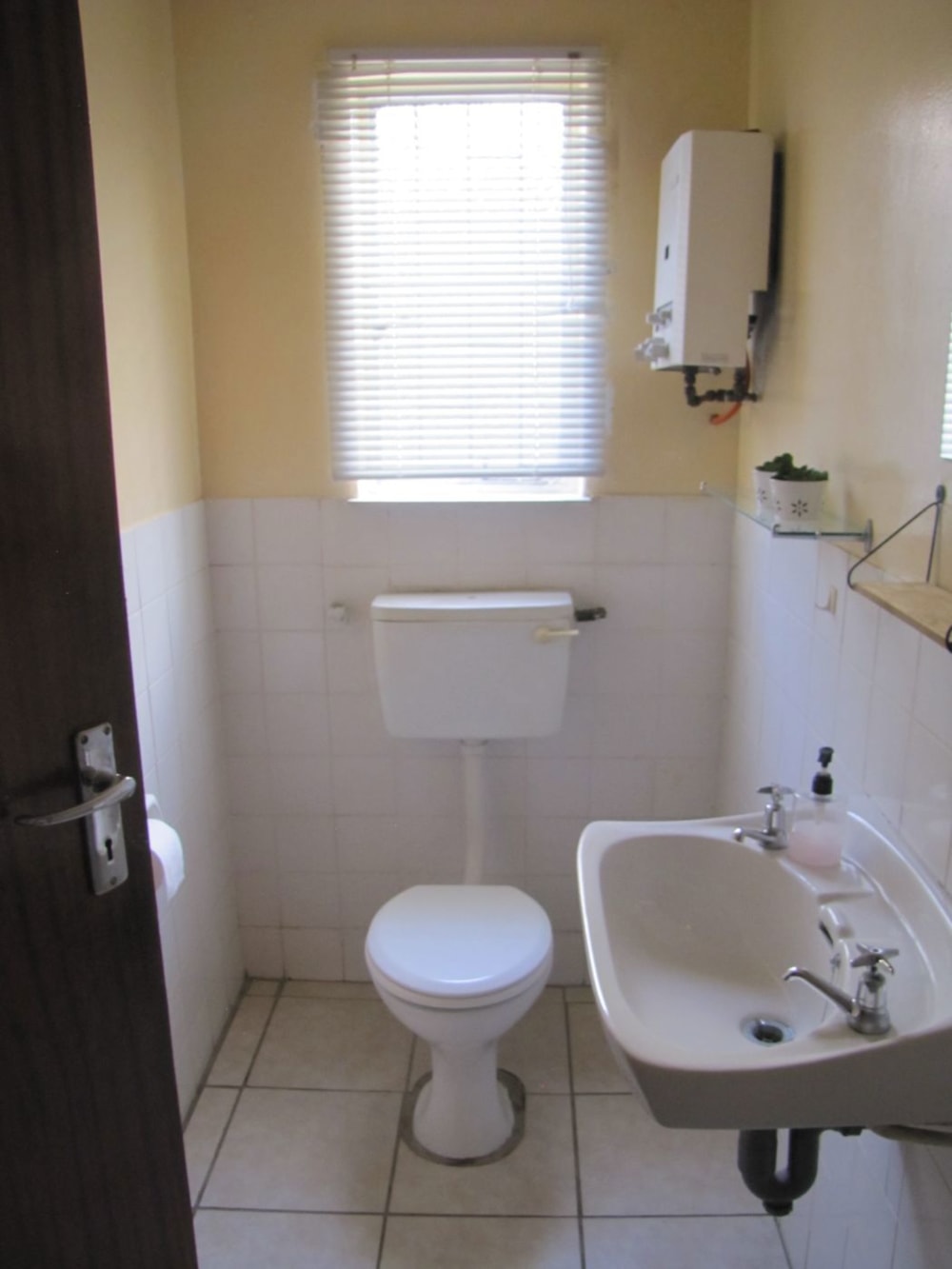 Bachelor apartment to rent in Springbok - 1NA1726958