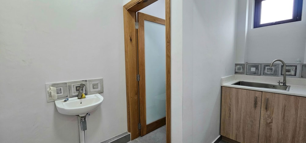 Commercial office to rent in Grand Baie, Grand Bay, Mauritius - MPR1726963