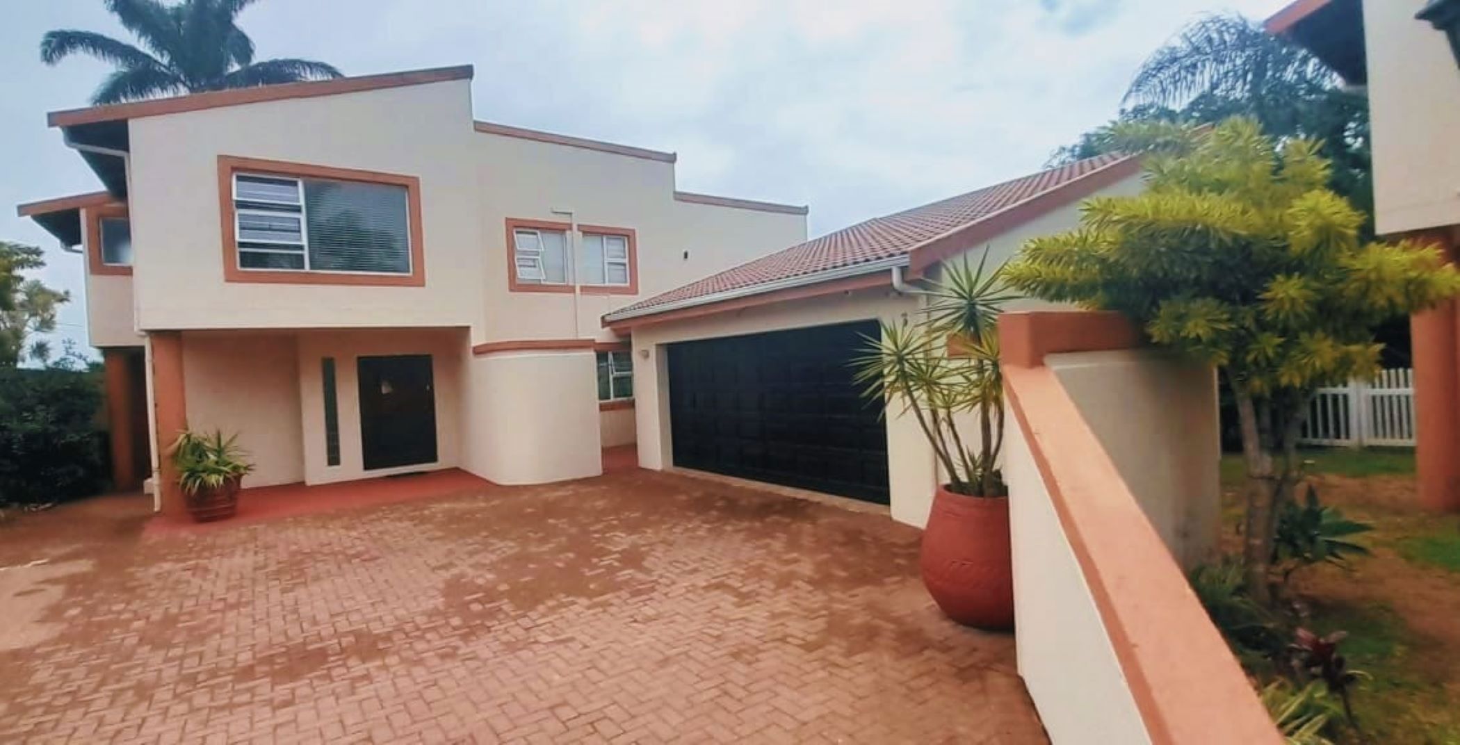 Townhouse for sale in Uvongo - 1PSH1726979