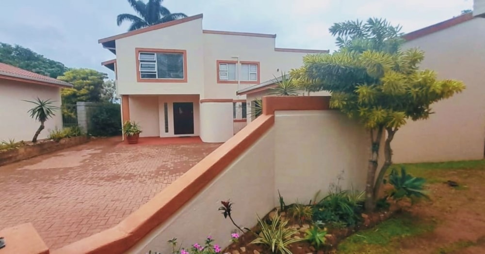 Townhouse for sale in Uvongo - 1PSH1726979