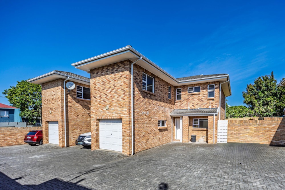 Townhouse for sale in Nahoon - 1EZ1727346