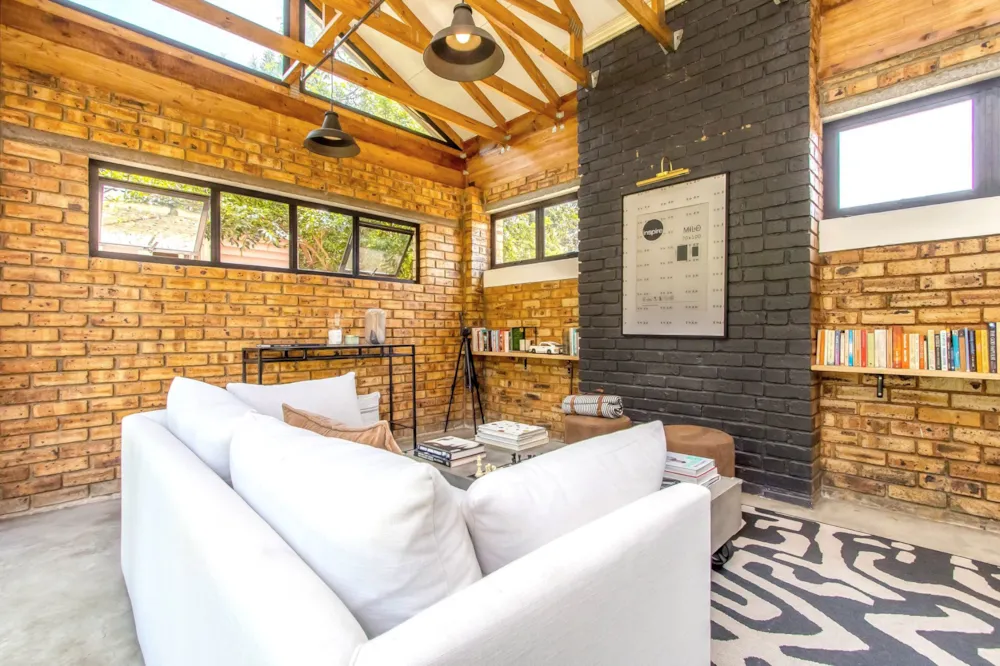Townhouse sold in North Riding - FW1727193