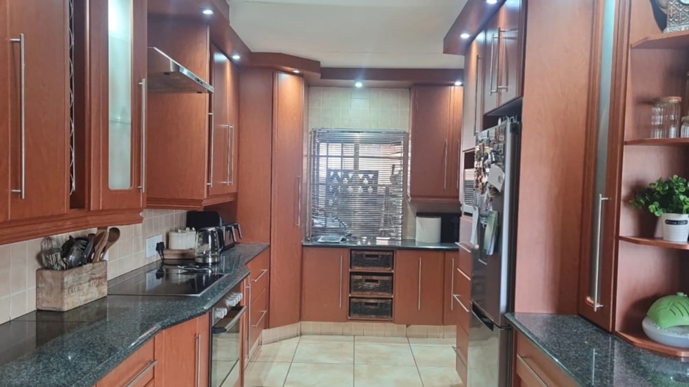 House for sale in Selection Park - 1SP1727063