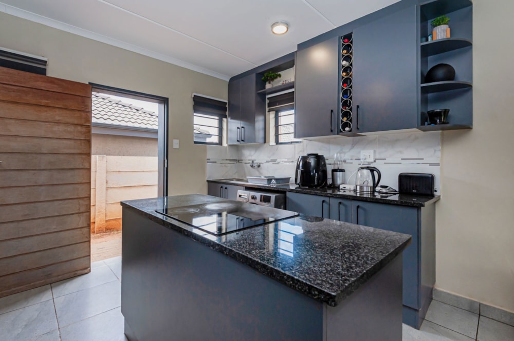 Double-storey house to rent in Albertsdal - 1GV1727067