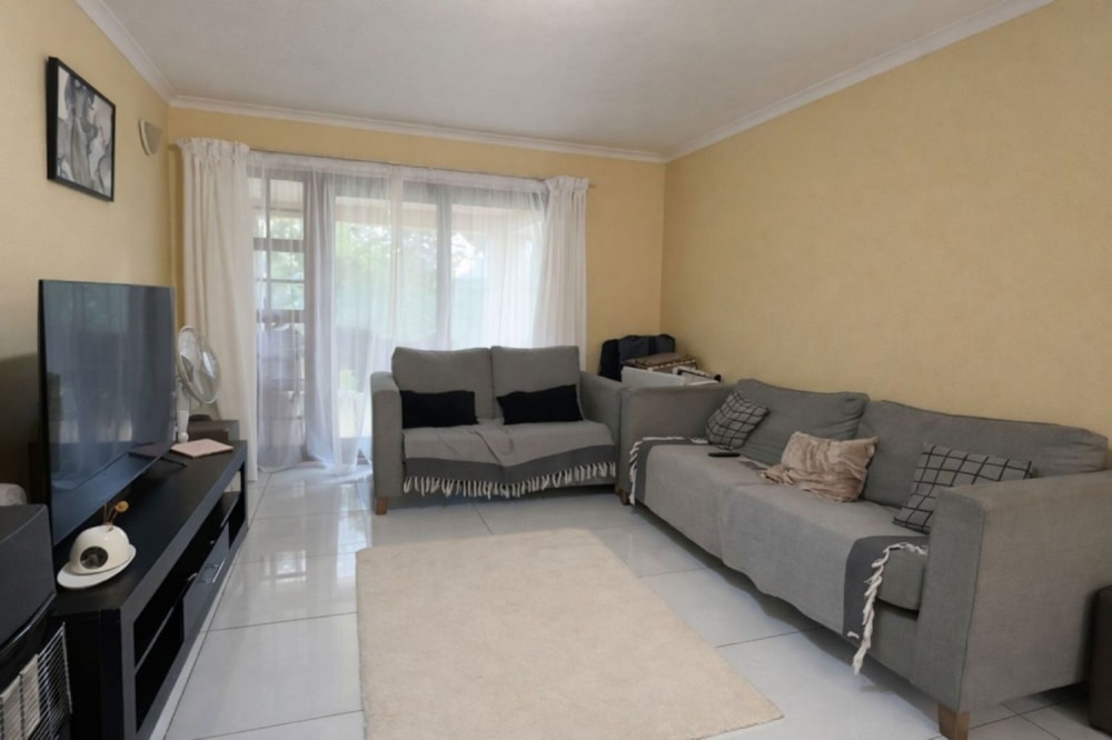 Townhouse to rent in Riverside Park - 1NS1727138