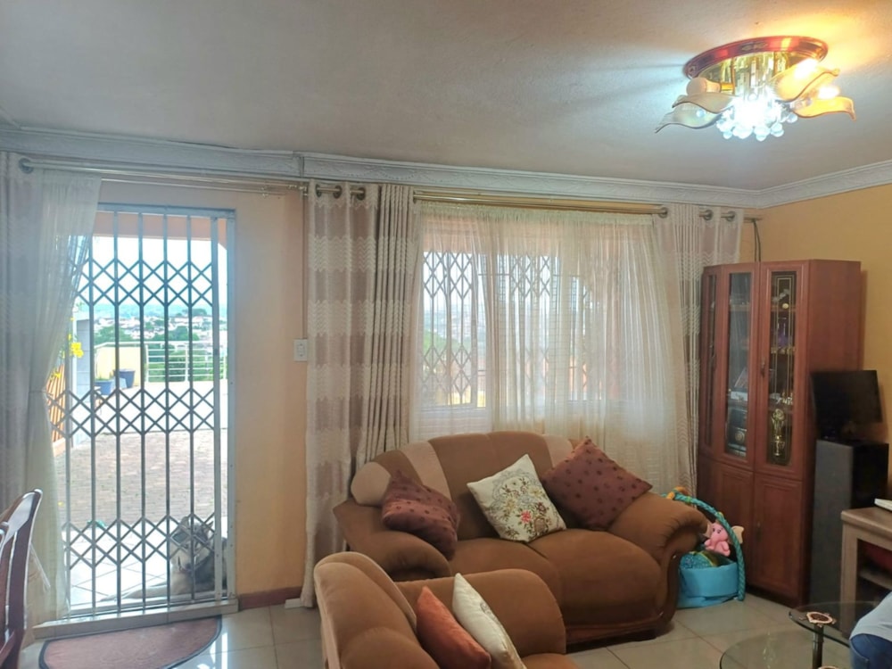 House for sale in Phoenix, KwaZulu-Natal - 1DA1727147