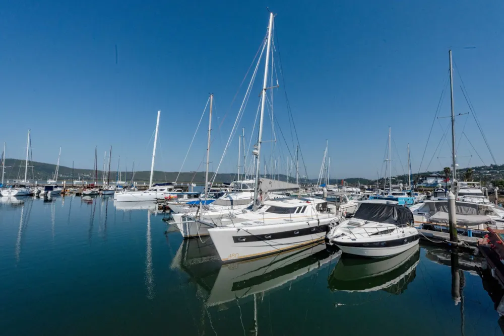 Hotel sold in Knysna Quays - 1KG1727937 Hotel sold in Knysna Quays - 1KG1727937