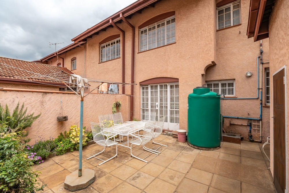 Security complex home for sale in Avenues, Zimbabwe - 3ZB1727252